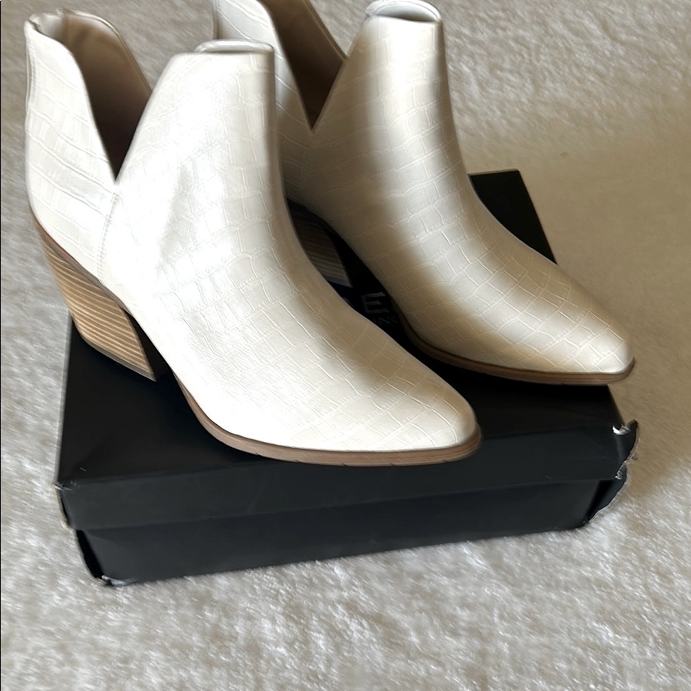 Women's Cream Ankle Boots
